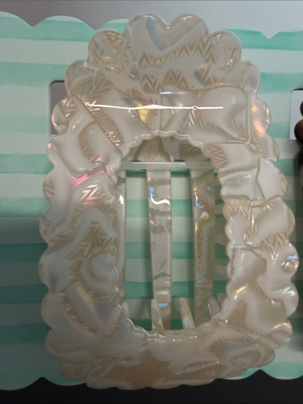 Sunday State | Neutral Iridescent Flat Lay Claw Clip Set 🤎 - Picture 2 of 6